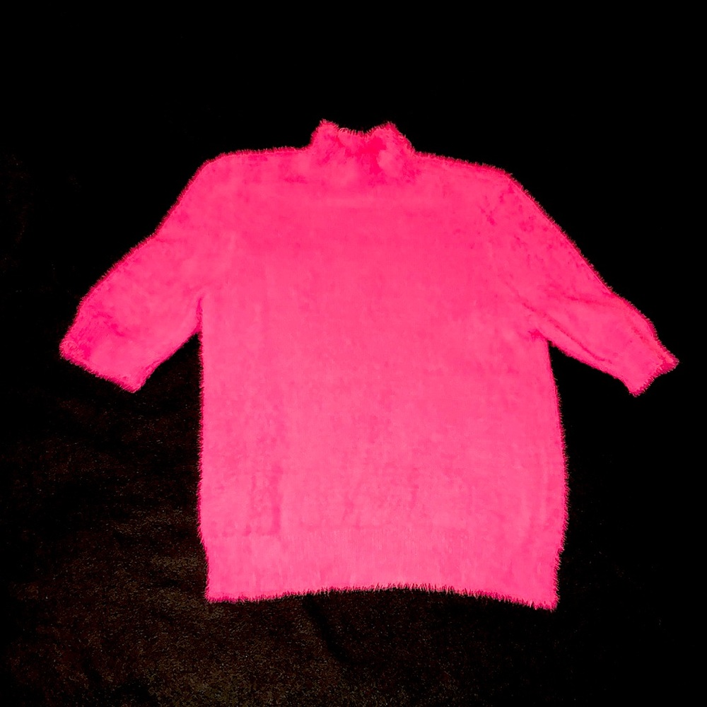 Cara Santana for Apt 9 hot pink size small mock turtleneck short sleeve sweater
